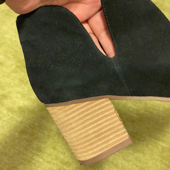 Blondo Waterproof Napa Peep Toe Blocked Bootie 9.5 Medium Black Never Worn - Picture 10 of 14